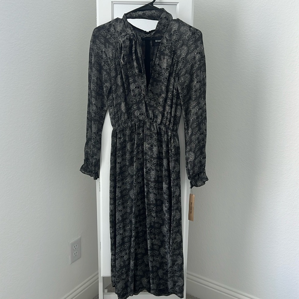 Reformation Tie Neck deep V viscose midi dress size 0